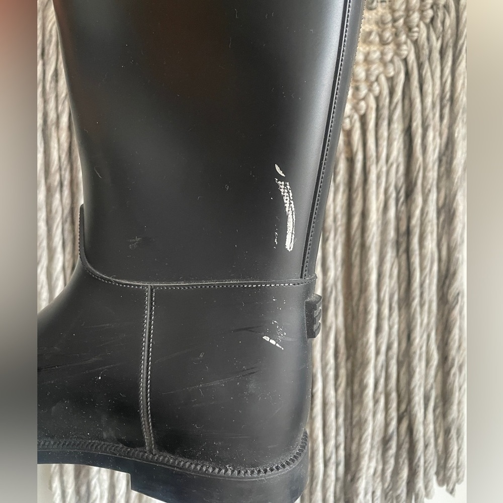 SINGLE RIGHT SHOE - Burberry Riding-Style Rainboot with Leather Strap - Picture 9 of 13